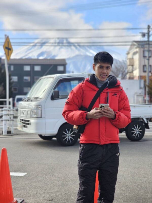 เสื้อกันหนาว New Balance สีแดง