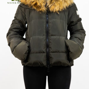 เสื้อกันหนาว MONCLER สีเขียวขี้ม้ามีเฟอร์