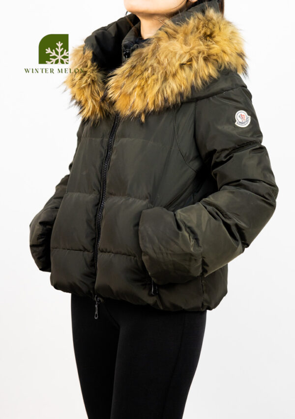 เสื้อกันหนาว MONCLER  สีเขียวขี้ม้ามีเฟอร์ - Image 3