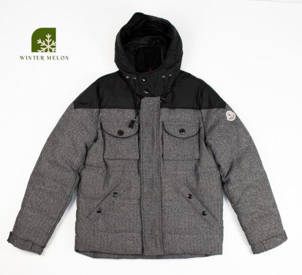 เสื้อกันหนาว MONCLER สีดำเทา