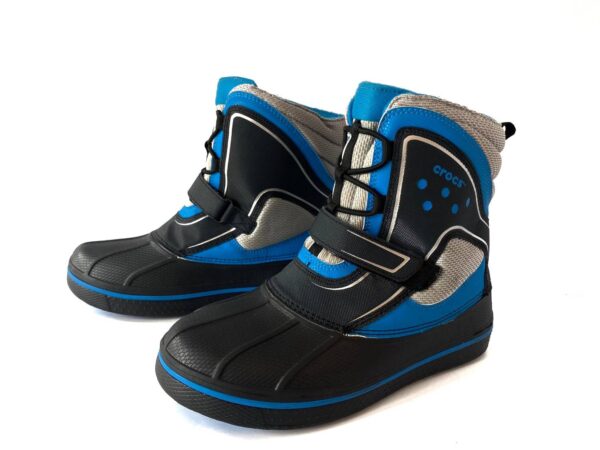 รองเท้าลุยหิมะCROCSสีฟ้าลายดำ