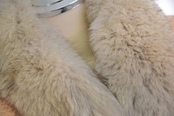 เฟอร์ตกแต่ง HAMPSTEAD สีครีมขนนุ่ม FD017