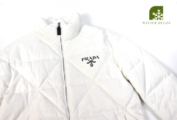 เสื้อกันหนาว PRADA สีขาว - Image 2