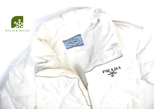 เสื้อกันหนาว PRADA สีขาว - Image 3