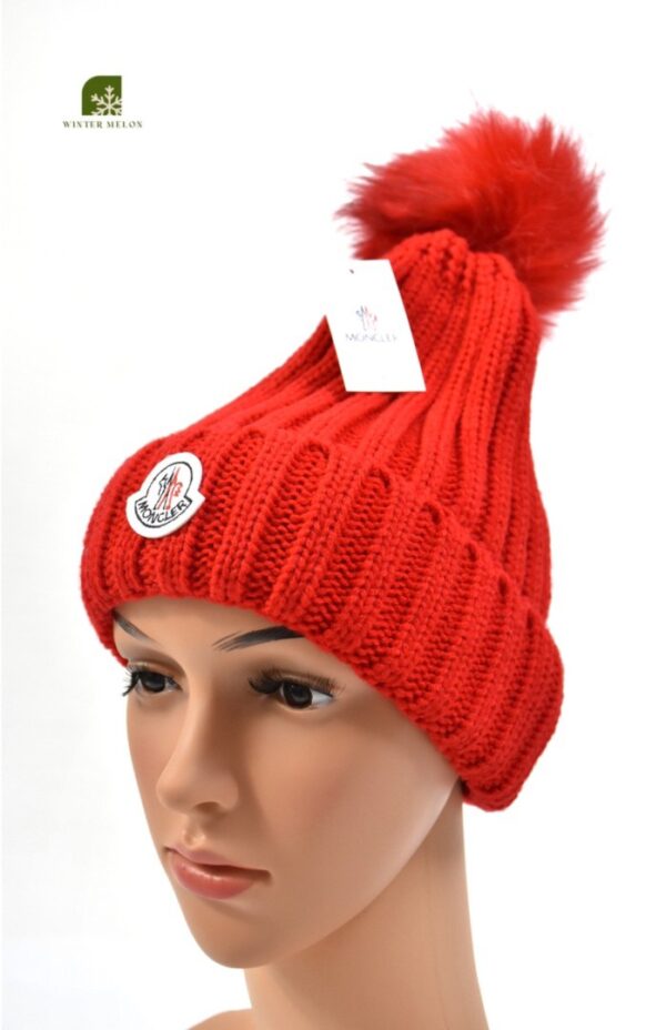 หมวกไหมพรมสีแดง  MONCLER