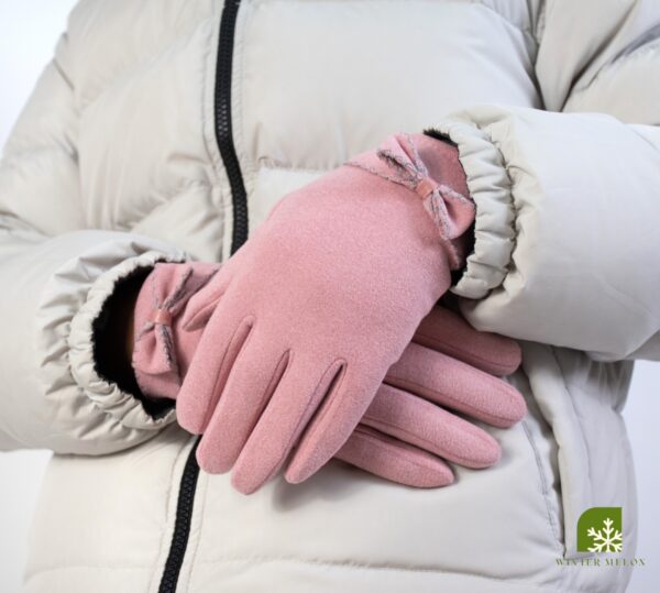 ถุงมือสีชมพูแต่งโบว์ตรงข้อมือ - Image 2