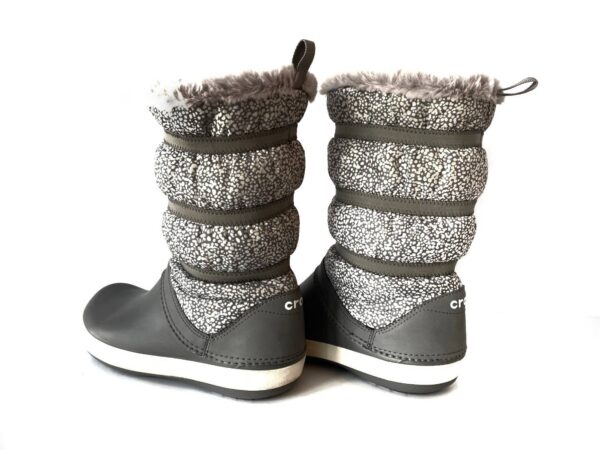 รองเท้าหิมะ CROCS สีเทาลายจุดขาว