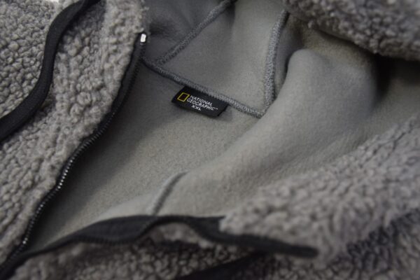 เสื้อกันหนาวแจ็คเก็ตผ้าฟลีซ NATIONAL GEOGRAPHIC สีเทา - Image 3