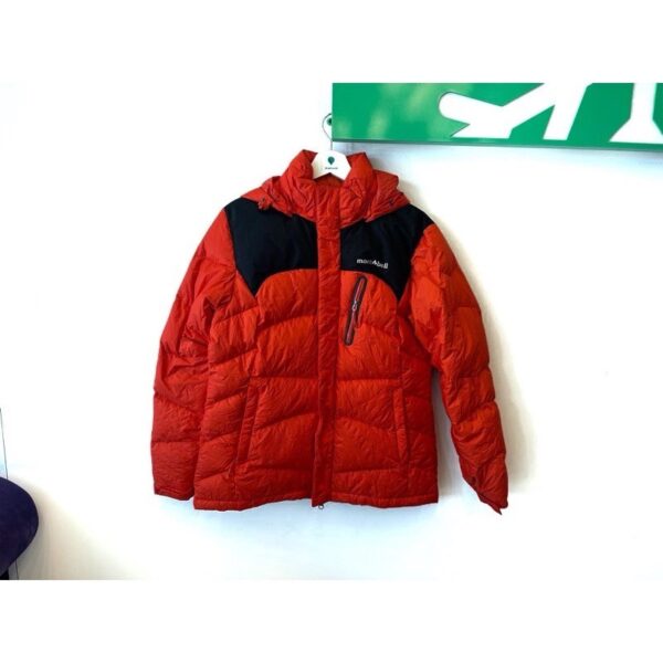 เสื้อกันหนาว  MONTBELL	สีแดง