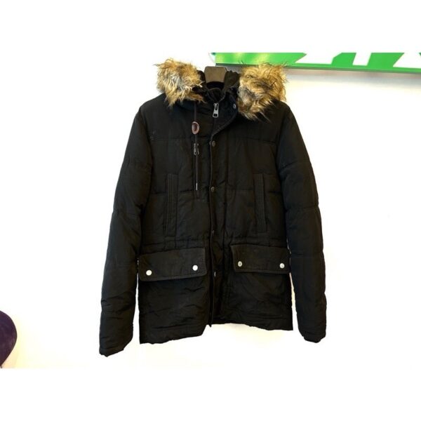 เสื้อกันหนาว  M.N.C	สีดำมีเฟอร์