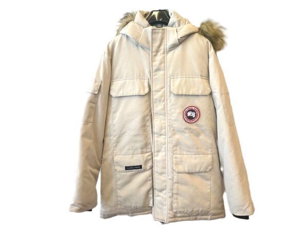 เสื้อกันหนาว Canada Goose สีครีม