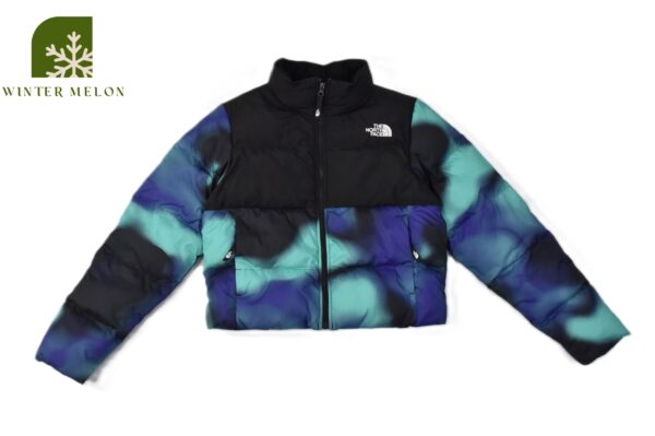 เสื้อกันหนาวทรงครอป THE NORTH FACE สีเขียวลายแสงเหนือ