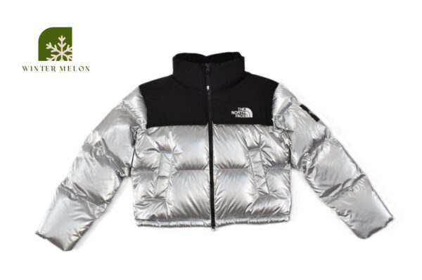 เสื้อกันหนาวทรงครอป THE NORTH FACE สีดำ-เงิน ปักโลโก้ที่แขน