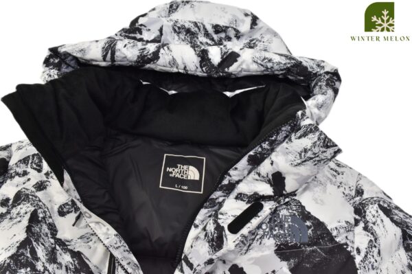 เสื้อกันหนาว THE NORTH FACE สีดำลายภูเขามีฮู้ด - Image 3