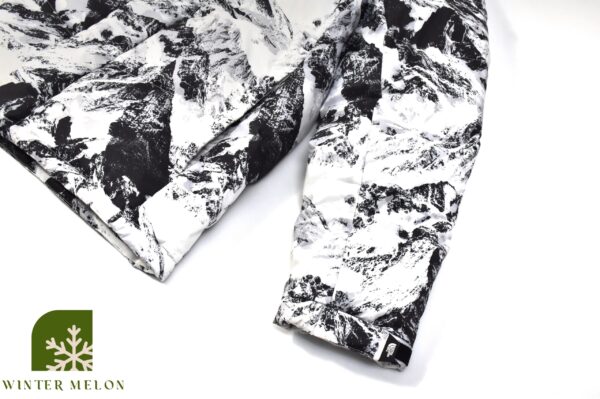 เสื้อกันหนาว THE NORTH FACE สีดำลายภูเขามีฮู้ด - Image 5