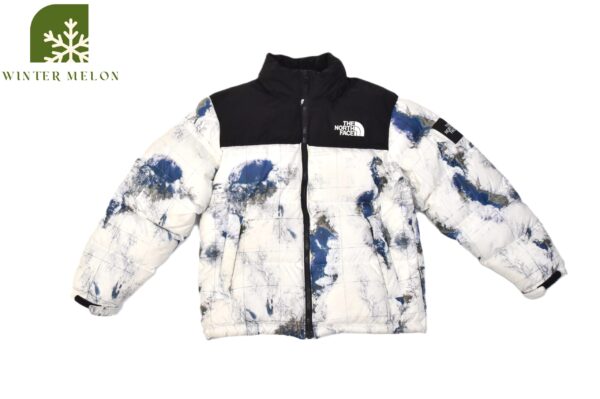 เสื้อกันหนาว THE NORTH FACE สีขาวลายโลกปักโลโก้