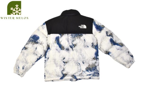 เสื้อกันหนาว THE NORTH FACE สีขาวลายโลกปักโลโก้ - Image 6