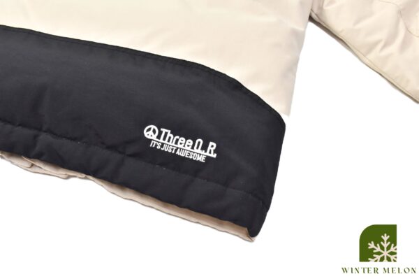เสื้อกันหนาว THREE QR สีขาวครีม - Image 6