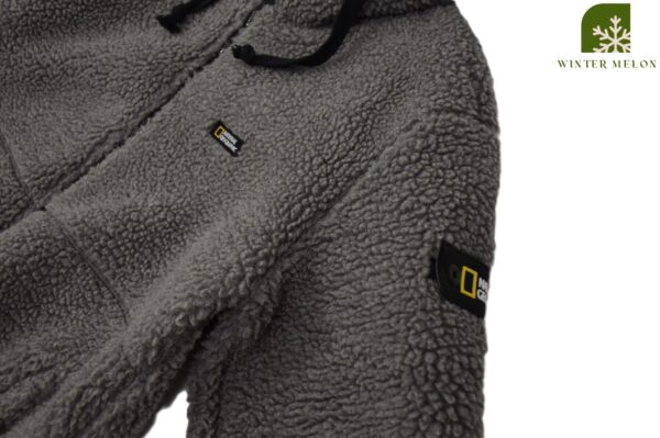 เสื้อกันหนาวแจ็คเก็ตผ้าฟลีซ NATIONAL GEOGRAPHIC สีเทา - Image 4