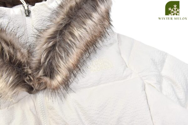 เสื้อกันหนาว THE NORTH FACE สีขาวมีเฟอร์ - Image 4