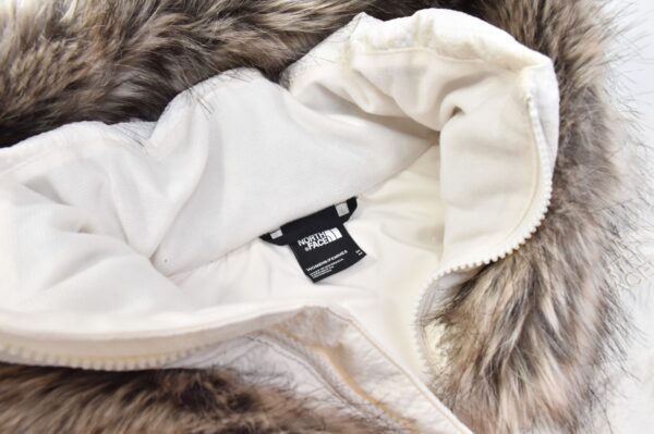 เสื้อกันหนาว THE NORTH FACE สีขาวมีเฟอร์ - Image 2