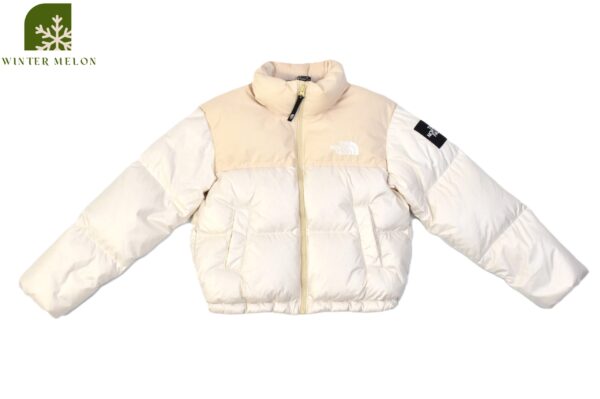 เสื้อกันหนาวครอป THE NORTH FACE สีครีมปักโลโก้
