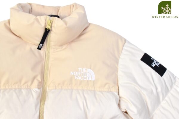 เสื้อกันหนาวครอป THE NORTH FACE สีครีมปักโลโก้ - Image 3