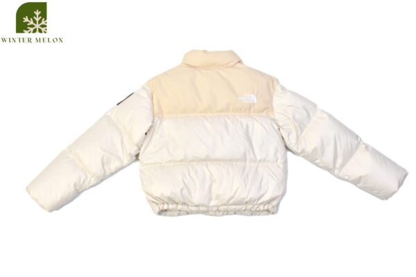 เสื้อกันหนาวครอป THE NORTH FACE สีครีมปักโลโก้ - Image 5