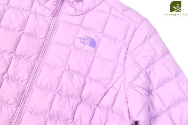 เสื้อกันหนาวอัลตร้าไลท์ดาวน์  THE NORTH FACE สีม่วง - Image 3