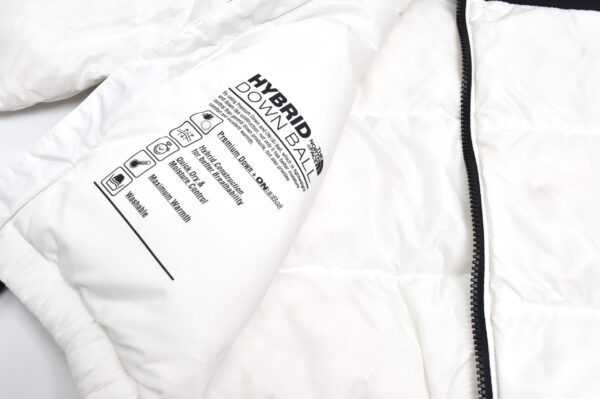 เสื้อกันหนาว THE NORTH FACE สีขาวดำทูโทน - Image 4