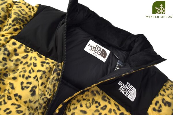 เสื้อกันหนาว THE NORTH FACE สีเหลืองทองลายเสือ - Image 2
