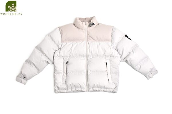 เสื้อกันหนาว THE NORTH FACE สีครีมปักโลโก้ ที่คอและแขน