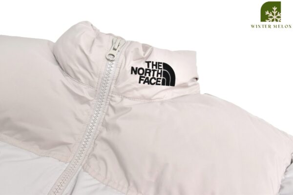 เสื้อกันหนาว THE NORTH FACE สีครีมปักโลโก้ ที่คอและแขน - Image 2