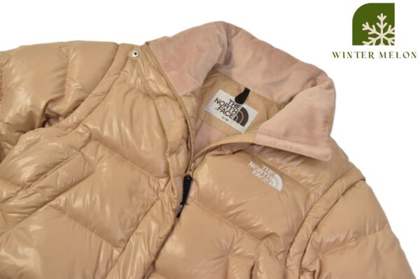 เสื้อกันหนาวทรงครอป THE NORTH FACE สีครีมกาแฟ รุ่นแขนถอดเป็นกั๊ก - Image 2