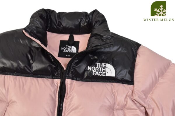 เสื้อกันหนาวทรงครอปTHE NORTH FACE สีดำ-ชมพู - Image 2
