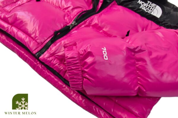 เสื้อกันหนาวทรงครอป THE NORTH FACE สีดำ-ชมพูบานเย็น - Image 3