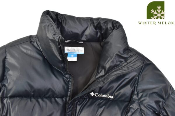 เสื้อกันหนาวทรงครอป COLUMBIA สีดำ - Image 2