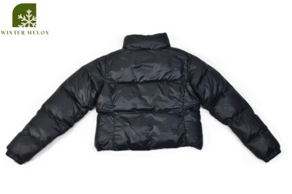 เสื้อกันหนาวทรงครอป COLUMBIA สีดำ - Image 4