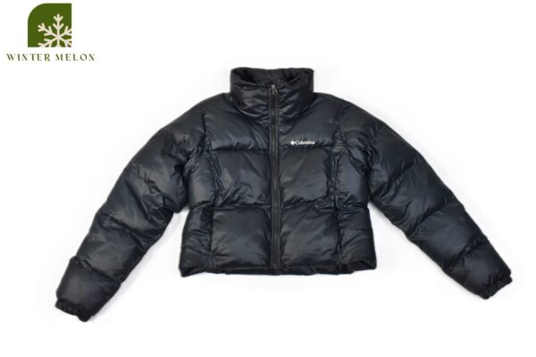 เสื้อกันหนาวทรงครอป COLUMBIA สีดำ
