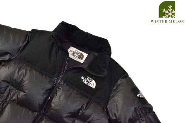 เสื้อกันหนาวทรงครอป THE NORTH FACE สีดำ ปักโลโก้ที่แขน - Image 2