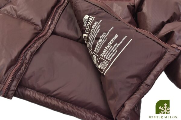เสื้อกันหนาวทรงครอป THE NORTH FACE สีน้ำตาล ปักโลโก้ที่แขน - Image 4