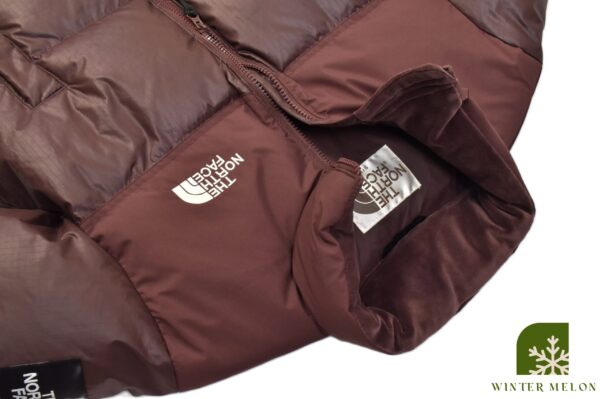 เสื้อกันหนาวทรงครอป THE NORTH FACE สีน้ำตาล ปักโลโก้ที่แขน - Image 2